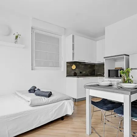 Ri24 Bright Two-room With A Cozy Balcony * Milano