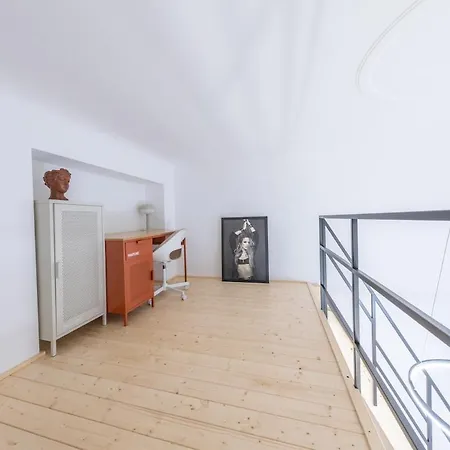 Bright 1bedroom With Workstation * Milão