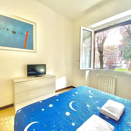 Appartement Famagosta Home, Navigli Style, In Contesto Silenzioso E Vicino M2 Famagosta, Direttamente Per Navigli, Stazione E Assago Forum Milan
