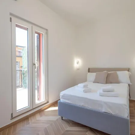 Xenia - 3 In Via Stadera 5 *