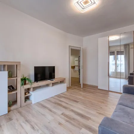 Xenia - 3 In Via Lepontina 9 Appartamento *
