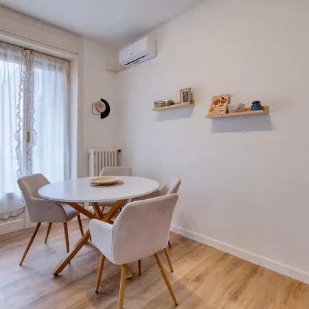 Appartamento Xenia - 3 In Via Lepontina 9 Milano