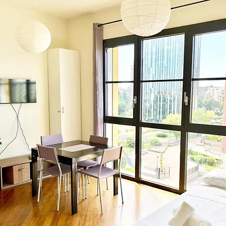 Modern Floor In Porta Romana With Free Parking And Lift Milão