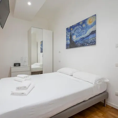 Xenia - 2rooms In Via Ampere 102 شقة