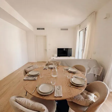 New Modern Flat 10 Min Duomo In A Quiet Area Apartamento *