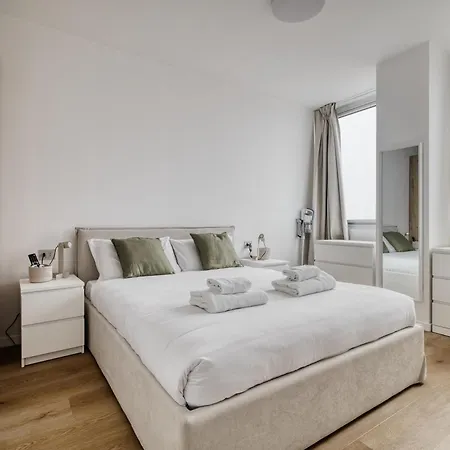 Apartamento New-build Bright & Quiet 1-br Flat With Balcony Milão