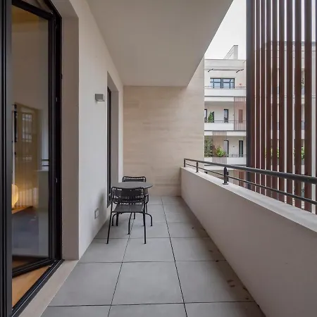 Xenia - 2-room In Via Cecchi 18 * Μιλάνο