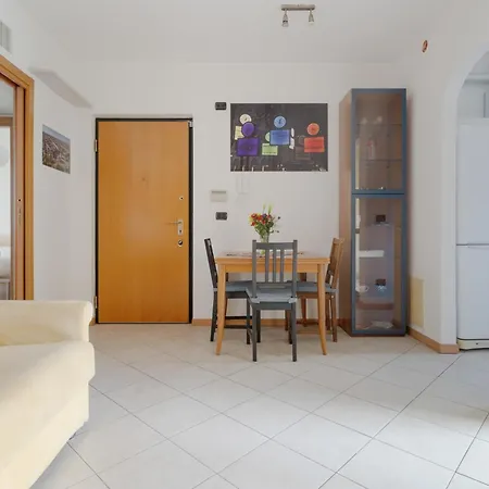 Guesthost - Casa 14 - Certosa Terrace Flat X4