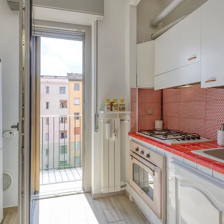Via Cadibona, 10 - Living Apartamento Milão