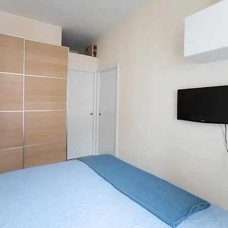 Apartman Arts At Scarlatti 31 *