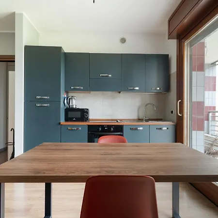 Apartamento Guesthost - Bright Terrace X2 Affori Mm3 *