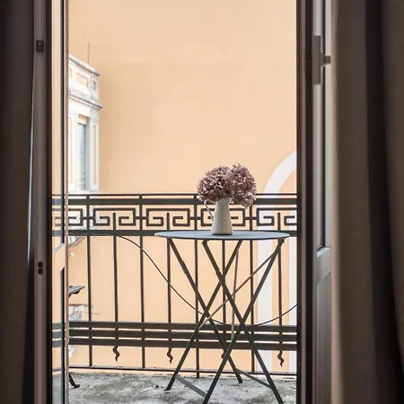 Brera Charming House - Elegant Flat With Balcony And Courtyard View شقة ميلان