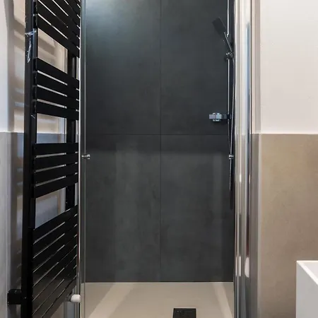 Borsi 1 - Quadrilocale Navigli شقة *