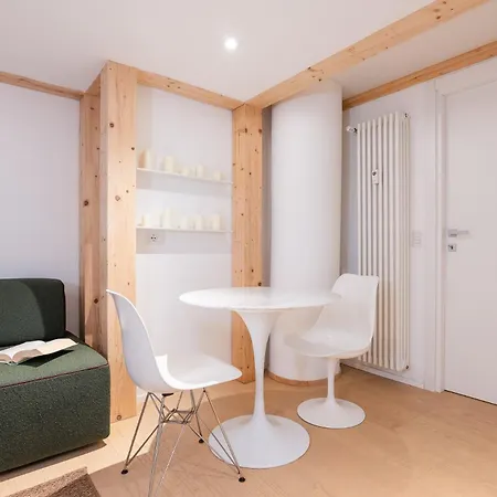 Loft Design With Mezzanine Near Metro Appartamento Milano