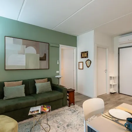 Stayeasy Tarabella - Metro Nearby & Private Parking * Milan