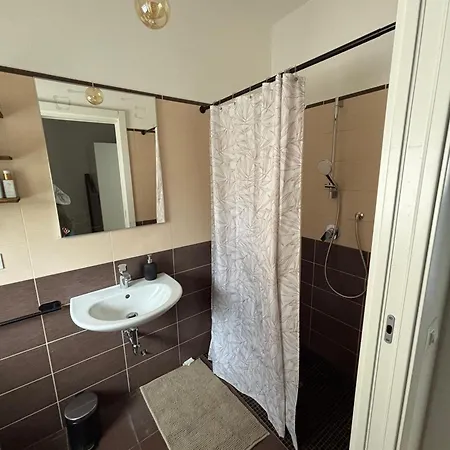Charming House With Private Courtyard * Milão