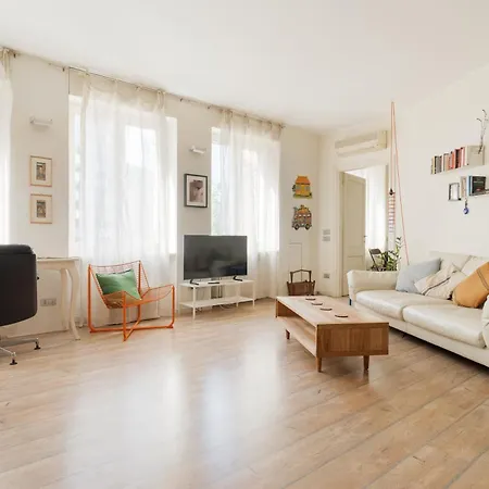 Guesthost - Cozy Balcony Flat X2 Porta Garibaldi * Milán