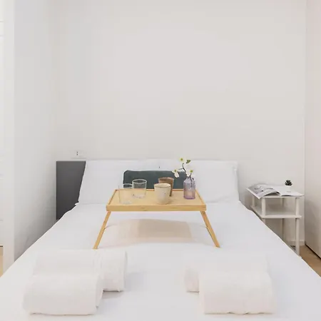 Easylife - - Mora 13 - Navigli *