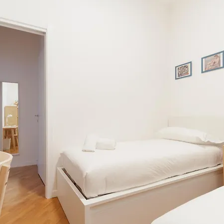 Guesthost - Spacious Flat X6 Porta Venezia Mm1 ميلان
