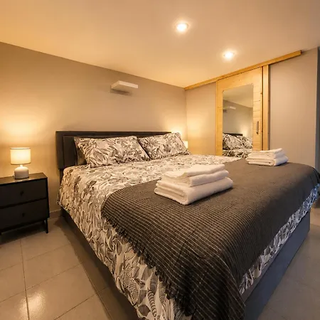 Zona Navigli Design Loft , Proiettore Schermo 80