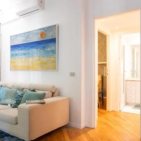 Elegant With Walk-in Closet - Long Milão