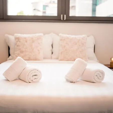 Ponti Cozy - Private Parking Available, Near Navigli, Romolo Metro And Duomo شقة *