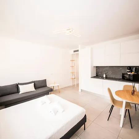 Ponti Cozy - Private Parking Available, Near Navigli, Romolo Metro And Duomo شقة ميلان