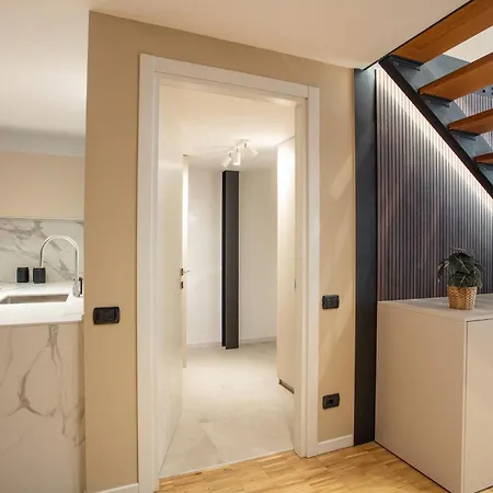 Appartamento Luxury House In Carlo De Angeli 115 Mq