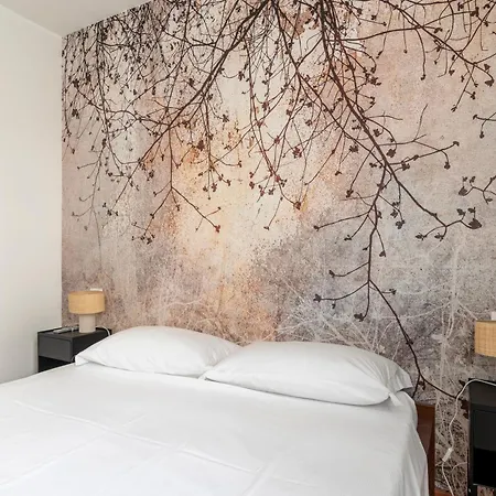 Lägenhet With Garden - A Peaceful Oasis In The Milano