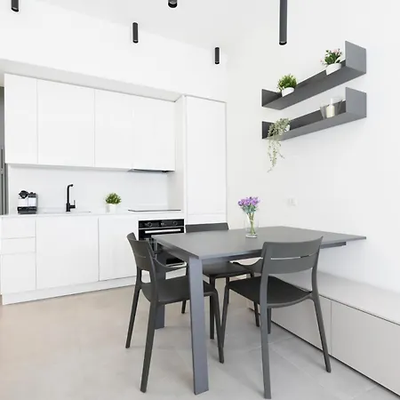 شقة Guesthost - Comfy Near Cenisio Mm5 *