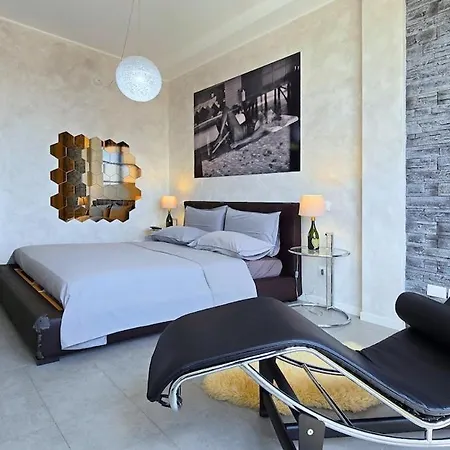 Luxury Loft Near Palaitalia Apartman *