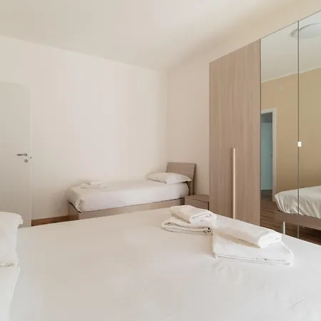 Guesthost - Cozy Balcony Flat Comasina Mm3 Apartamento