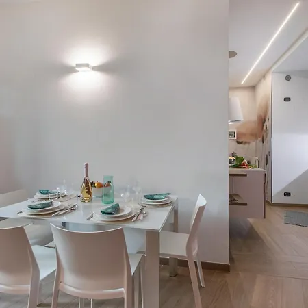 Charme Nest | Luxury - Isola - Happy