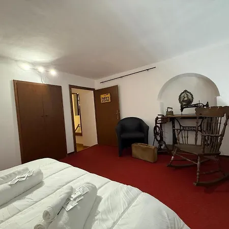 Polished 2-br Bi-level Navigli District Διαμέρισμα
