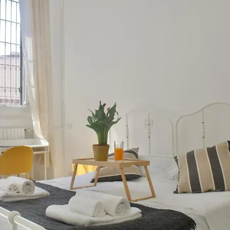 Ample 2-br Space 1 Min To Romolo M2 *