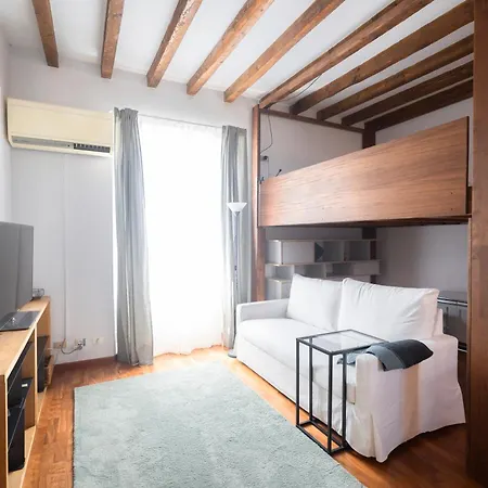 Elegant Navigli View Loft 아파트 밀라노