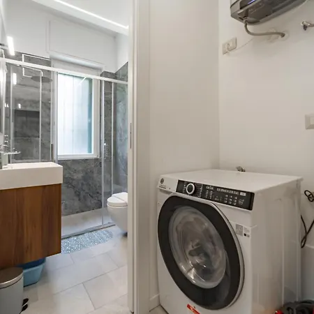 Appartamento 5 Min Car From Station, With 2 Bedrooms Milano
