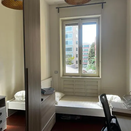 5 Rooms, 10 Guests, 220sqm, Terrace, 5mn Duomo Апартаменты Милан