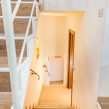 Apartamento 7guest Duomo5min Walk-private Cinema Popcorn-castle 6min- Air Cond
