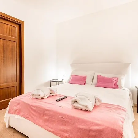 Apartman 7guest Duomo5min Walk-private Cinema Popcorn-castle 6min- Air Cond *