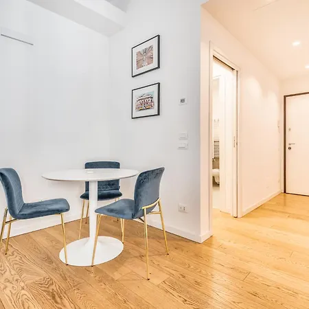 New Center Luxury - 2 Pax - Corso Magenta Milánó