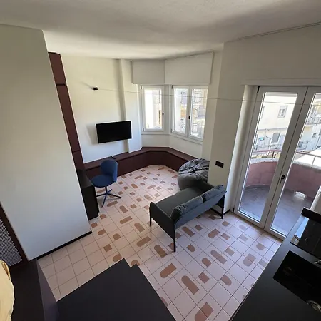 Appartamento Moderno Monolocale Con Balcone E Parcheggio 207