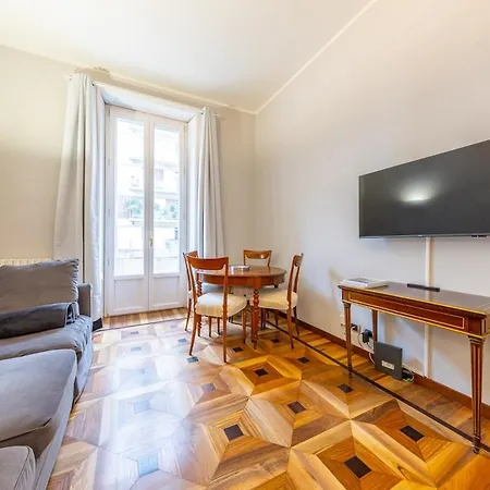 Luxury Flat Crocetta 2 Stops From Duomo, Ac شقة ميلان