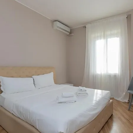 Apartament Xenia - 3 In Imperatore Tito 4