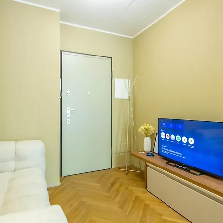 Apartment Luxury In The Center 1bedroom With Ac And Balcony Milan