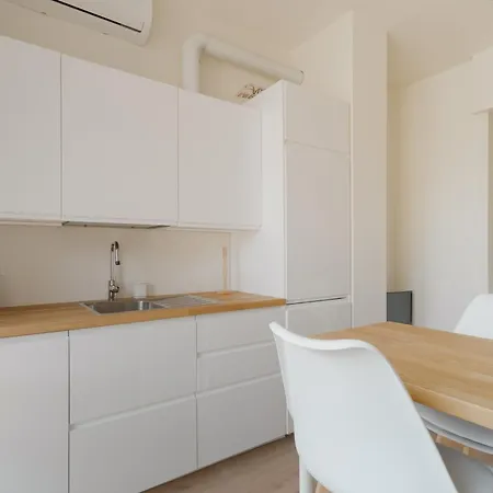 Guesthost - Cozy Balcony Flat Affori Mm3 ミラノ