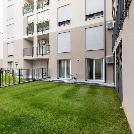 Apartamento Urban Private Garden & 2 Min Station