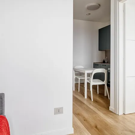 New-build Bright & Quiet 1-br Flat With Balcony Apartamento Milão