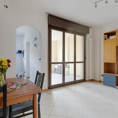Apartamento Guesthost - Casa 14 - Certosa Terrace Flat X4 Milão