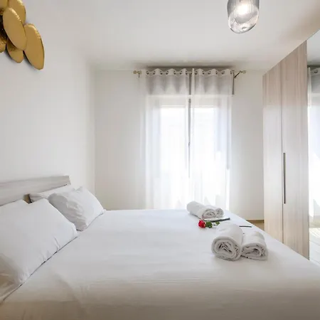 Via Cadibona, 10 - Living Apartamento